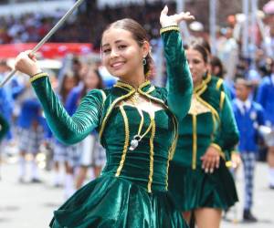 En su 203 aniversario de independencia patria, Honduras se viste de gala, al igual que las bellas palillonas que embellecerán las calles de la capital. Este 15 de septiembre, la hondureña Alessa Villatoro, una vez más, se figura como una de las favoritas para el público. Conoce más sobre ella aquí.