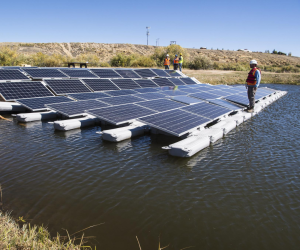 Países europeos y asiáticos tienen granjas solares flotantes, así generan energía y cuidan del medio ambiente.