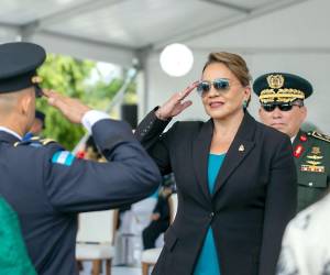 La presidenta Xiomara Castro participó la mañana de ayer en la ceremonia de ascensos de la Policía Nacional, donde hizo los fuertes señalamientos a la oposición.