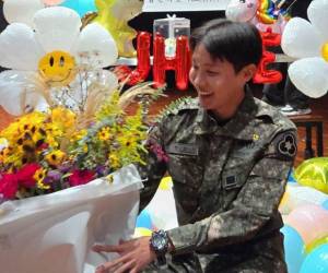 <b>:</b> ¡J-Hope está de vuelta! El miembro de BTS ha finalizado su servicio militar y nos emociona su regreso.