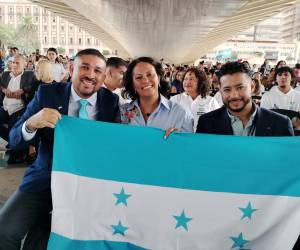 La celebración contó con la participación de los cantantes Cesia Sáenz y Polache, entre otros, además de destacados presentadores de la televisión hondureña como Milagros Flores.