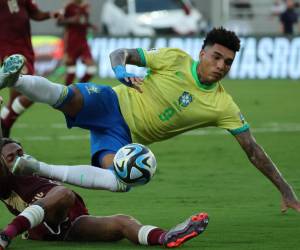 Desarrollo del partido en el estadio Monumental de la ciudad de Maturín.