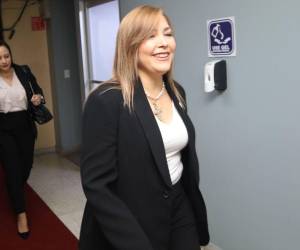 El Partido Liberal le hizo un llamado ayer a Ana Paola Hall de no sumarse en alianzas con Libre estando en el CNE.