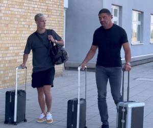 Dani Olmo está viajando a Barcelona para firmar con el club de Hansi Flick.