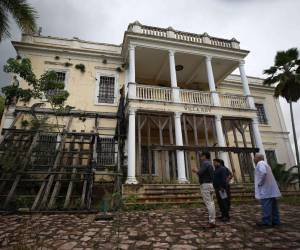 El memorable inmueble se ubica en un terreno con una falla geológica en el barrio Buenos Aires. Debido a los embates del fenómeno, el museo cerró sus puertas en 2010, ya que las grietas que debilitan las paredes representa un riesgo.