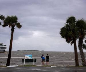 Se espera que Debby arroje entre 15 y 30 centímetros de lluvia en partes de Florida, y entre 20 y 30 centímetros en la costa de Georgia y Carolina del Sur antes de que termine la semana.