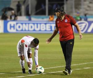 Reggi dirigió al equipo en el clásico ante la sanción de Pedro Troglio.