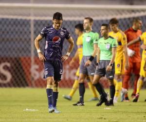 Roberto Moreira muestra su decepción luego de perder ante Tigres.