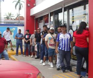 Los boletos para el Honduras vs México se vendieron en puntos oficiales en siete horas.