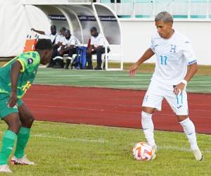 La Selección de Honduras está jugando contra Guayana Francesa.