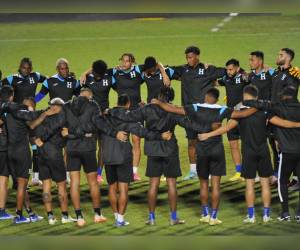 Las selecciones de Honduras y México realizaron la noche del jueves su último entrenamiento en el Estadio Nacional. Estas son las imágenes.