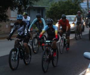 Los pedaleros recorrieron el circuito completo desde la Villa Olímpica, pasando por el anillo periférico.