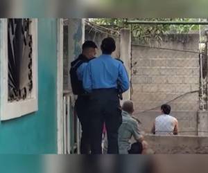 Las autoridades policiales llegaron hasta la vivienda donde encontraron el cadáver del hombre.