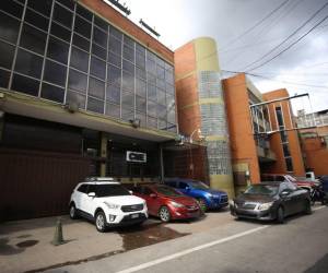 El pleno de consejeros del Consejo Nacional Electoral (CNE) estuvo reunido ayer durante varias horas para decidir quien de las empresas brindará el servicio del TREP.