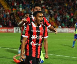 Aarón Suárez abrió el marcador para Alajuelense.