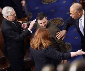 En momentos en que el Congreso ultima un nuevo paquete de ayuda por 45.000 millones de dólares, Zelenski expresó gratitud y dijo que el nuevo año marcará un “punto de inflexión” en la lucha contra Rusia.