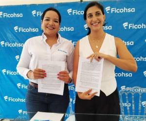 La firma de la alianza se realizó entre Telma Sevilla, representante de Mujeres Adelante Ficohsa y Jimena Zepeda, gerente Administrativo de Metropolis.