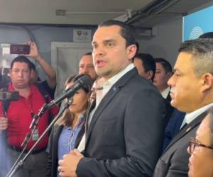 La bancada nacionalista es del criterio que se debe mantener la misma moción del Partido Salvador de Honduras (PSH), pues cuentan con 70 votos en comparación al oficialismo con 52 votos.