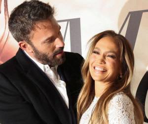 Tras varios días de especulaciones con respecto a la separación de Jennifer López y Ben Affleck, finalmente el actor reaparece en público y sofocaría los rumores del divorcio. A continuación los detalles