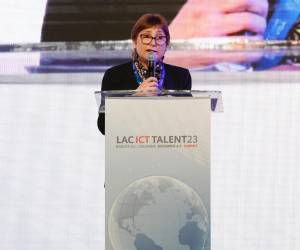 Claudia Uribe, directora de la Oficina Regional de Educación para América Latina y el Caribe de la UNESCO, ofreció la primera ponencia.