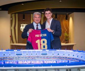 Pau Víctor firmó con el FC Barcelona hasta el 2029.