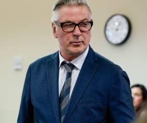 Alec Baldwin podría enfrentar 18 meses de cárcel de ser hallado culpable de disparale a Halyna Hutchins.