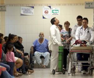 Los 416 médicos especialistas y generales serán empleados a nivel nacional este año en hospitales públicos, regiones metropolitanas y en el nivel central de la Secretaría de Salud.