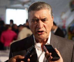 Las palabras del pastor fueron refutadas desde el Congreso por el líder del partido Libre, Manuel Zelaya, quien le dijo: “Que se dedique a luchar por los pobres en vez de estar opinando en política...'. (Foto: El Heraldo Honduras/ Noticias de Honduras)