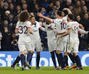 Con goles de Rabiot e Ibrahimovic, el PSG logró su pase a cuartos de final ante el Chelsea. Fotos: AP