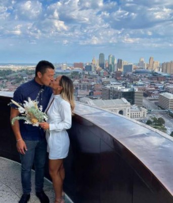 Las románticas fotos de la boda de Roger Espinoza y Lo'eau LaBonta