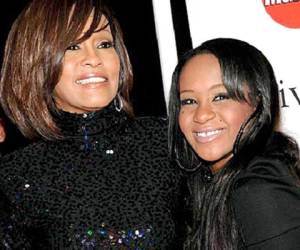 Whitney Houston junto a su hija Bobbi Kristina Brown.