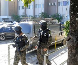 Bajo fuertes medidas de seguridad fueron presentados hoy los hermanos Valle Valle. (Foto: Rodolfo Isaula)