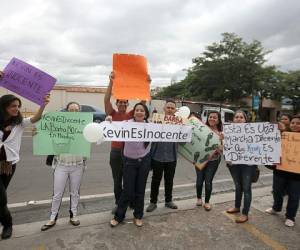 Plantón frente a Casa Presidencial para exigir liberación de Kevin Solórzano. (Foto: Efraín Salgado)