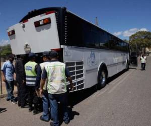 El fin de semana solo llegó un bus al Infop a las revisiones.