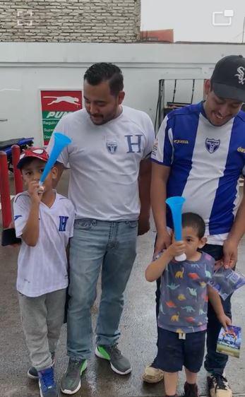 “Desde pequeña le inculcamos el amor a la H”: pequeños aficionados de la bicolor