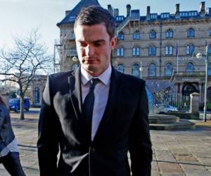 Adam Johnson, de 28 años acusado de estupro.