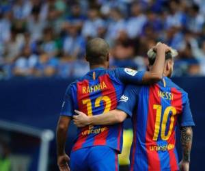 Messi (15, 55 de penal), Neymar (44), y Suárez (31) que dio además dos pases de gol, encarrilaron una victoria que selló el brasileño Rafinha (64) con un gol por la escuadra desde fuera del área.