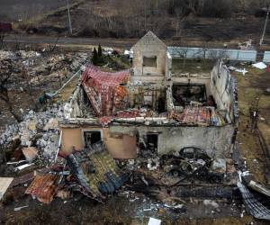 Así lucen las viviendas en Lukianivka tras los bombardeos.