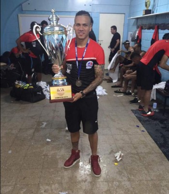 El jugador hondureño Arnold Peralta, un tributo a su vida en fotos