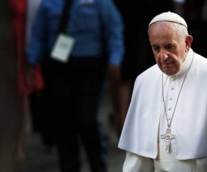 NEW YORK, NY - SEPTEMBER 25: Pope Francis exits the Ground Zero memorial grounds on September 25, 2015 in New York City. Pope Francis visited Ground Zero following his address at the United Nations. The interfaith prayer service will include Muslims, Jews, Christians, Sikhs and Hindus. The Pope will also meet with family members of victims who were killed in the 9/11 terrorist attacks. Spencer Platt/Getty Images/AFP== FOR NEWSPAPERS, INTERNET, TELCOS & TELEVISION USE ONLY ==