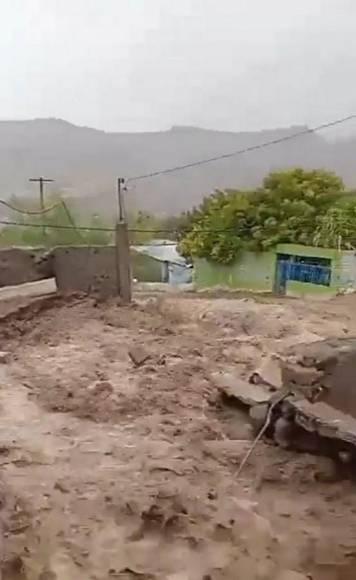 Huracán Hilary se degrada a categoría 2 y deja fuertes lluvias en noroeste de México