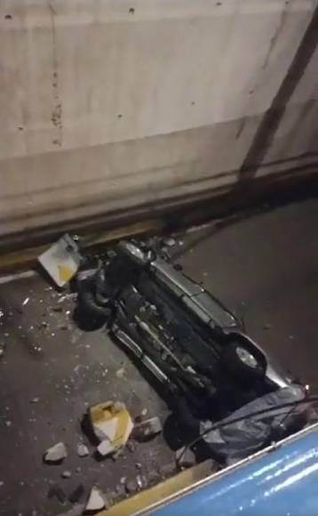 Las imágenes del accidente del pick-up que volcó en el túnel del bulevar Suyapa