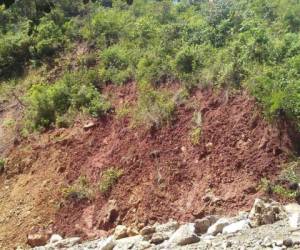 La falla podría provocar el derrumbe de tierra en la zona afectada.