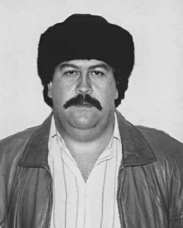 El crimen de dos socios, caótica fuga y una llamada: los datos de la muerte de Pablo Escobar