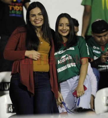 Bellas catrachas se robaron las miradas en la semifinal Real España vs Marathón