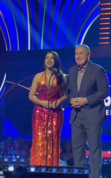 Así lució la hondureña Ana Jurka en la entrega de los premios Billboard