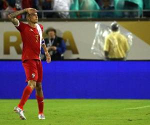 Los goles de Blas Pérez llegaron a los 10 y 87 minutos en el partido ante Bolivia, foto: AFP.