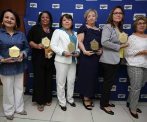 Celina Betancourth, Mirna Wood, Ana Pavón, Esperanza Espinoza, Sergia de Tábora y Rosa Gómez, las empresarias reconocidas. Crédito: EL HERALDO/David Romero