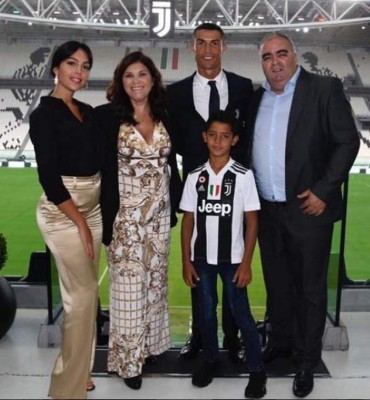 Así es la vida de María Aveiro, la abnegada madre de Cristiano Ronaldo