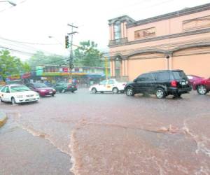 En la capital, las fuertes lluvias han sido constantes.